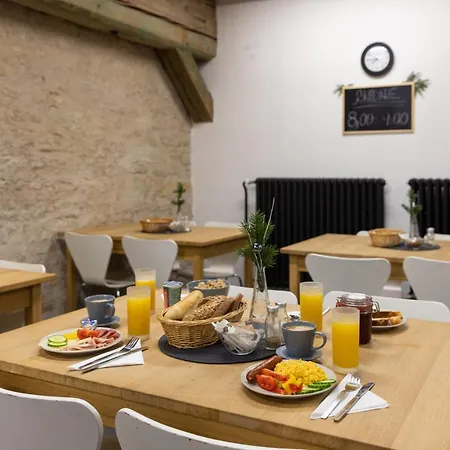 Hostel A Zámecký Pivovar *
