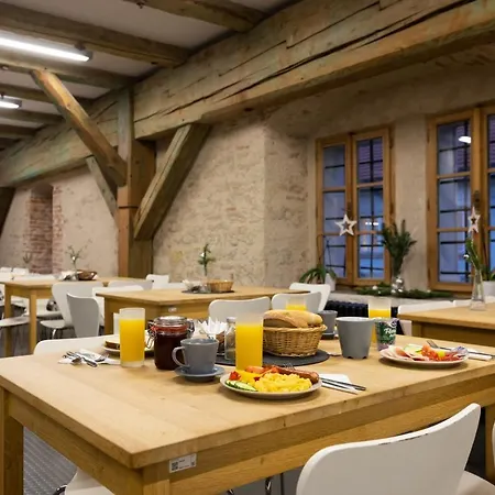 Hostel A Zámecký Pivovar *