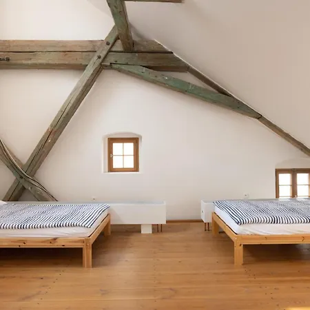 Hostel A Zámecký Pivovar *